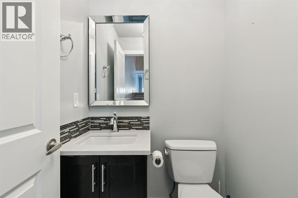 22 Glamis Gardens SW, Calgary, Alberta  T3E 6S4 - Photo 21 - A2310779