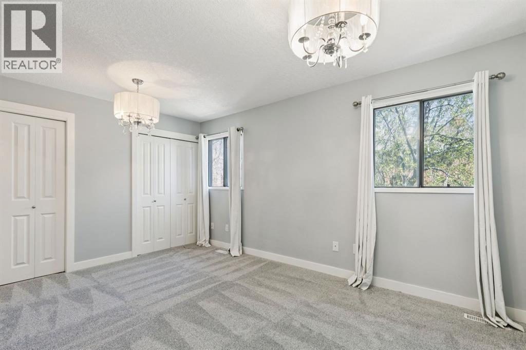 22 Glamis Gardens SW, Calgary, Alberta  T3E 6S4 - Photo 22 - A2310779