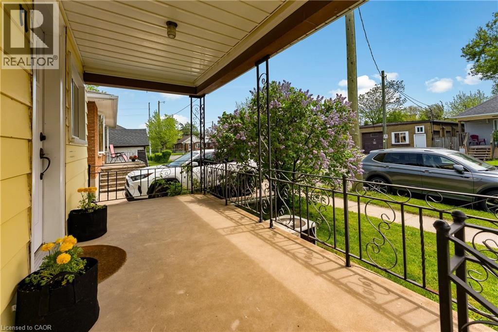 17 Moote Street, St. Catharines, Ontario  L2N 1B3 - Photo 4 - 40832373