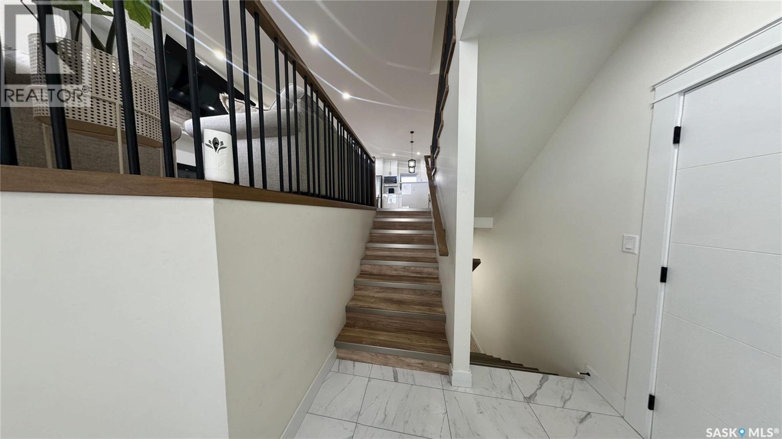 2535 Rosewood Drive, Saskatoon, Saskatchewan  S7V 0L8 - Photo 2 - SK036618