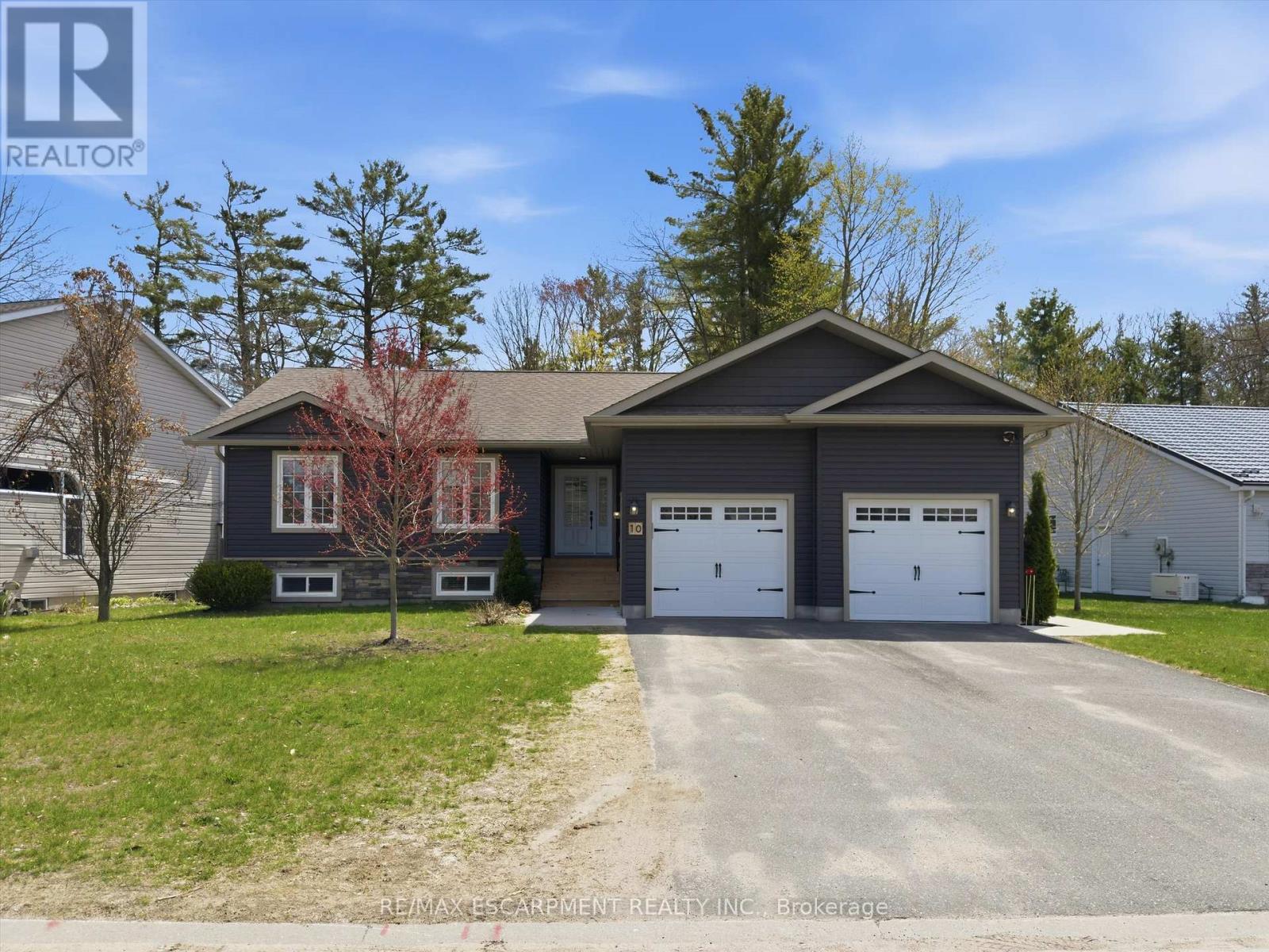 10 THAIN STREET W, Gravenhurst, Ontario
