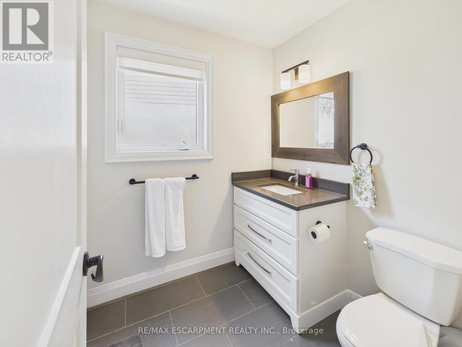 10 Thain Street W, Gravenhurst, Ontario  P1P 1Z6 - Photo 17 - X13157476