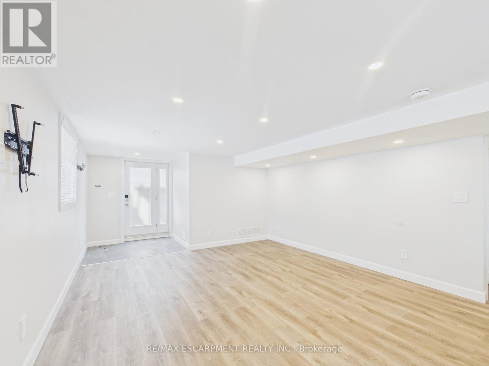 10 Thain Street W, Gravenhurst, Ontario  P1P 1Z6 - Photo 22 - X13157476