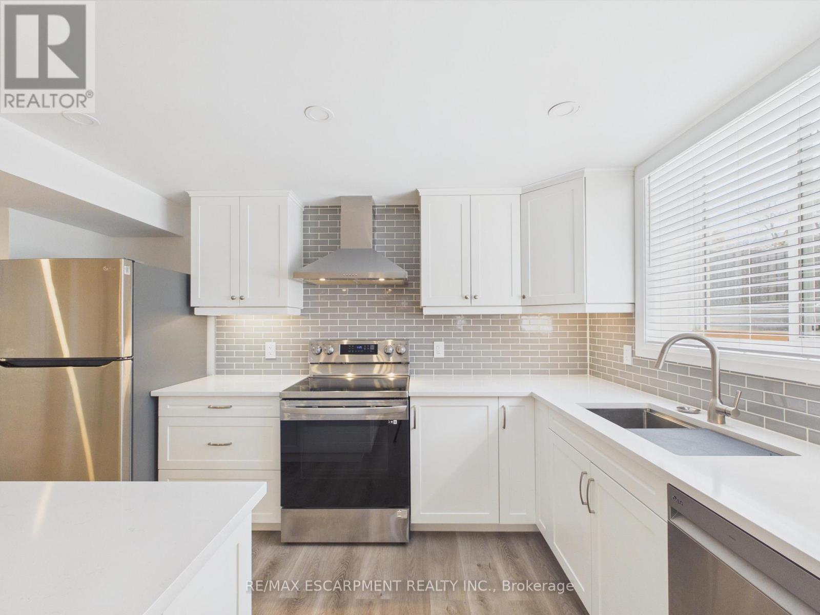 10 Thain Street W, Gravenhurst, Ontario  P1P 1Z6 - Photo 27 - X13157476