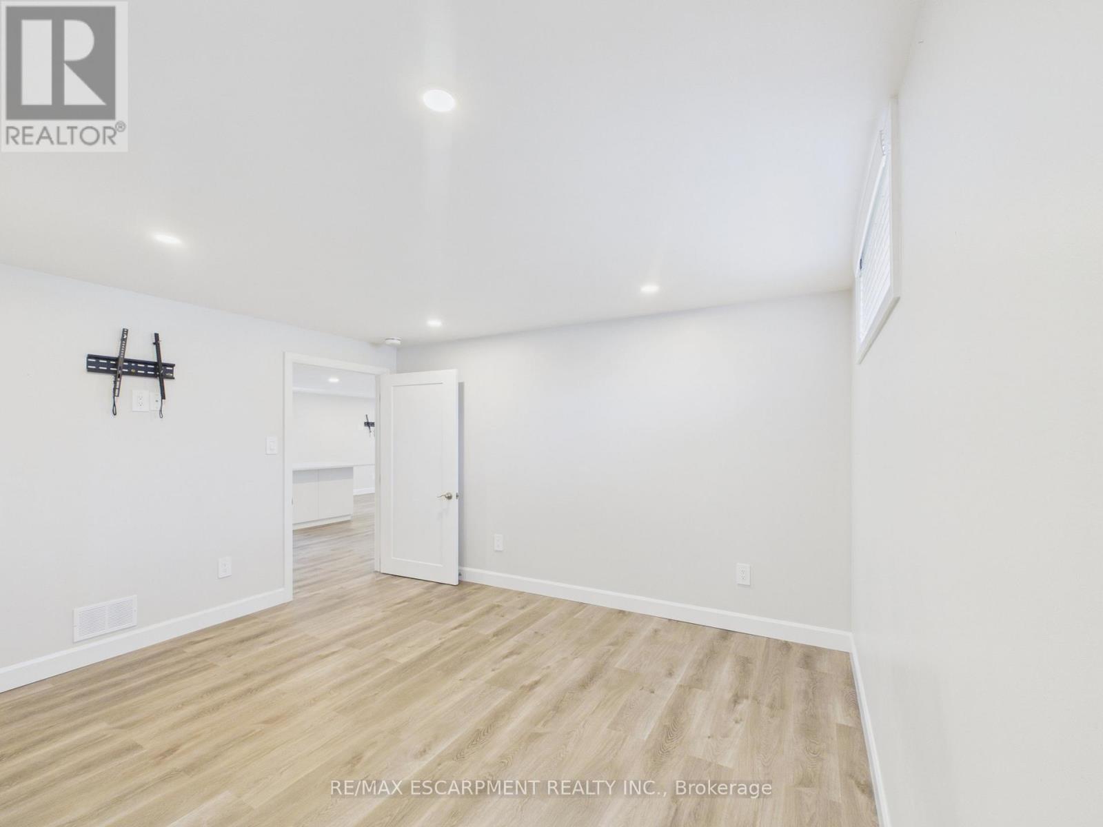 10 Thain Street W, Gravenhurst, Ontario  P1P 1Z6 - Photo 31 - X13157476