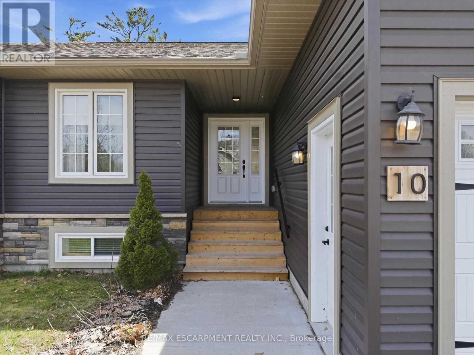 10 Thain Street W, Gravenhurst, Ontario  P1P 1Z6 - Photo 4 - X13157476