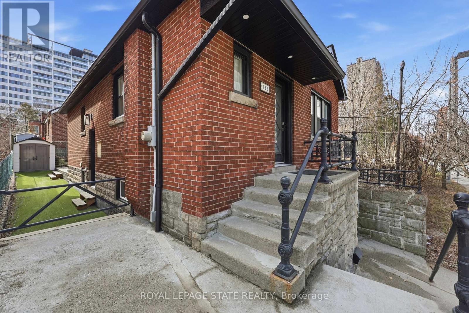 129 Jackson Street W, Hamilton, Ontario  L8P 1L8 - Photo 2 - X13157622