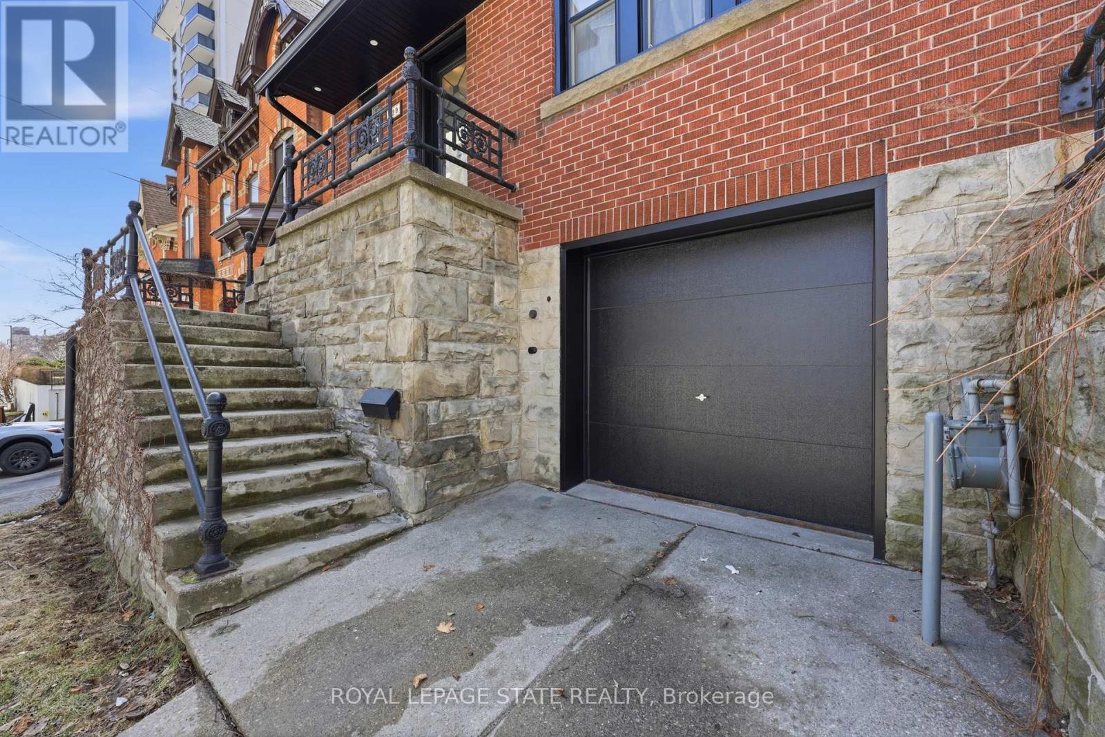 129 Jackson Street W, Hamilton, Ontario  L8P 1L8 - Photo 3 - X13157622