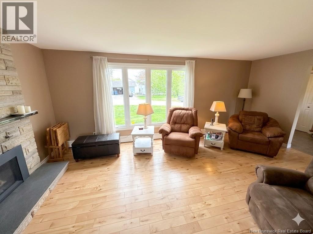111 Elizabeth Street, Woodstock, New Brunswick  E7M 1P8 - Photo 20 - NB140002
