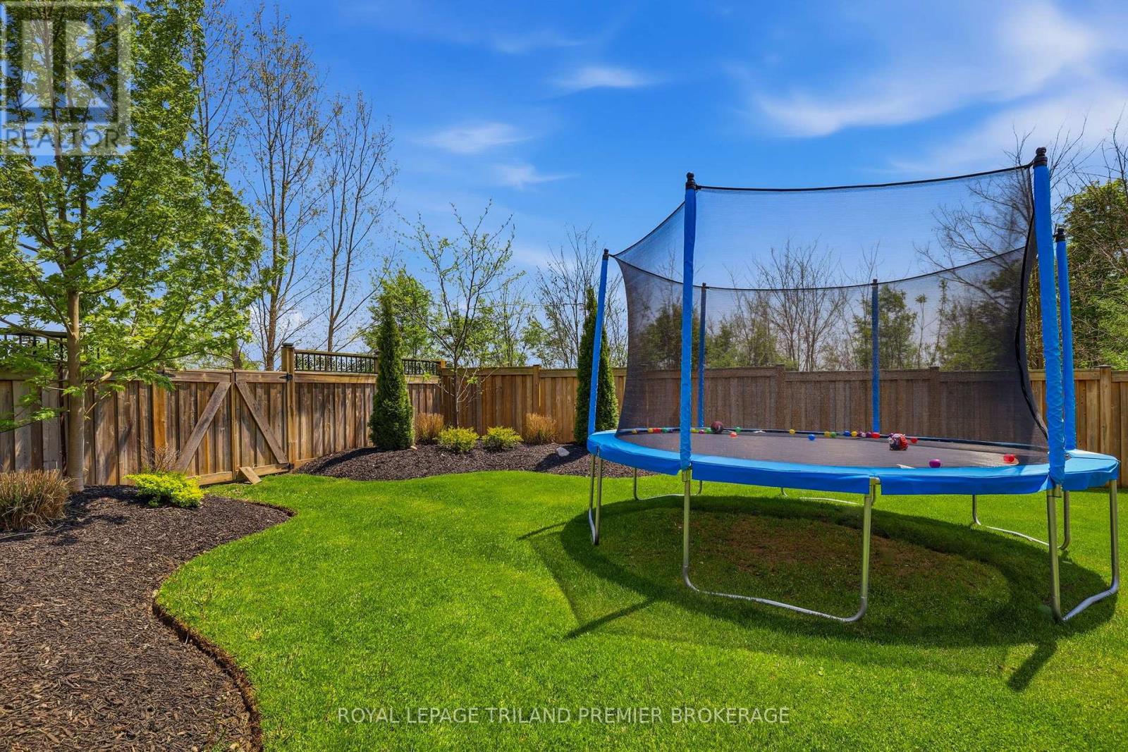 201 Dorchester Court, Woodstock, Ontario  N4S 7W2 - Photo 48 - X13157774
