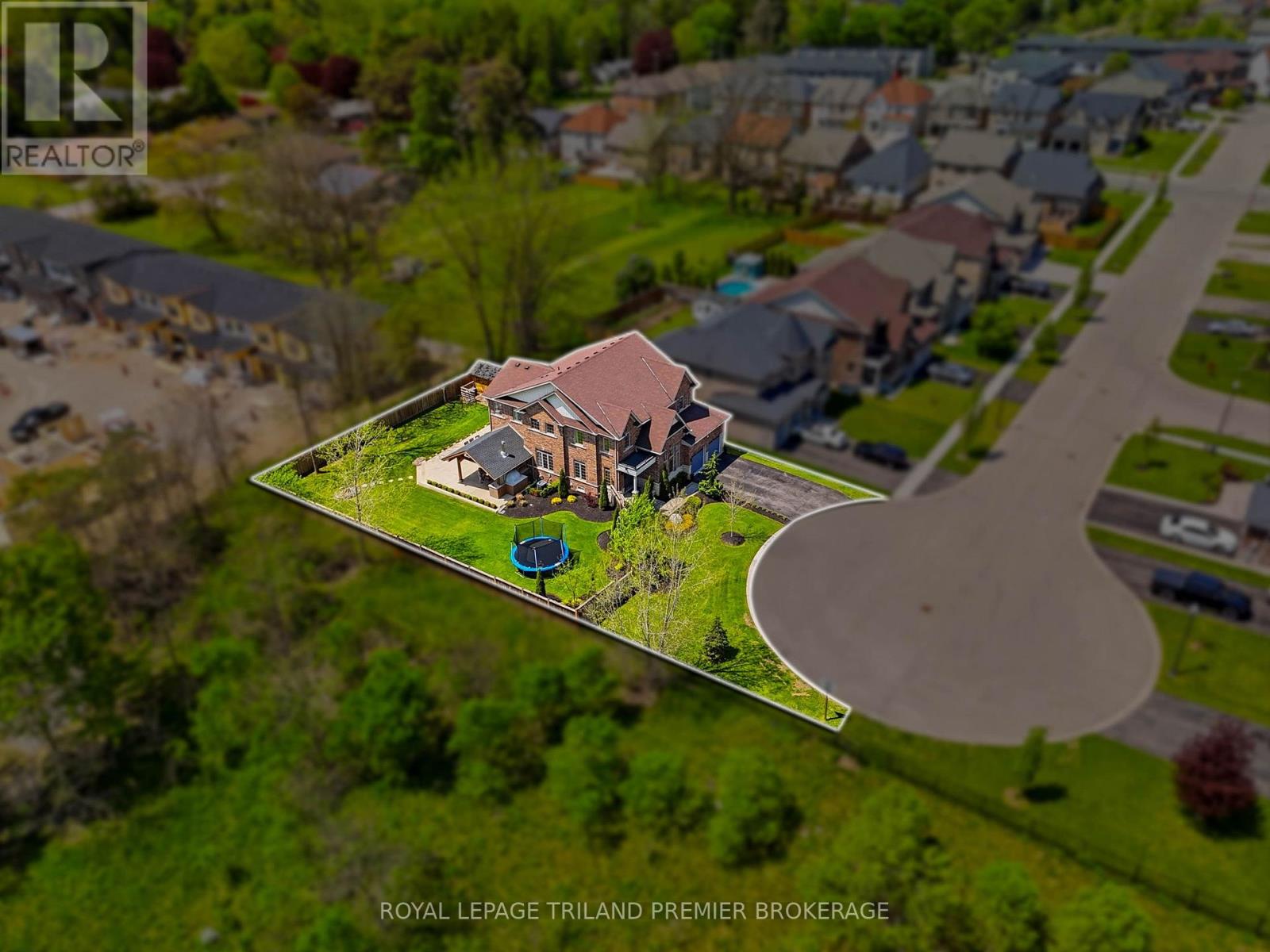 201 Dorchester Court, Woodstock, Ontario  N4S 7W2 - Photo 5 - X13157774