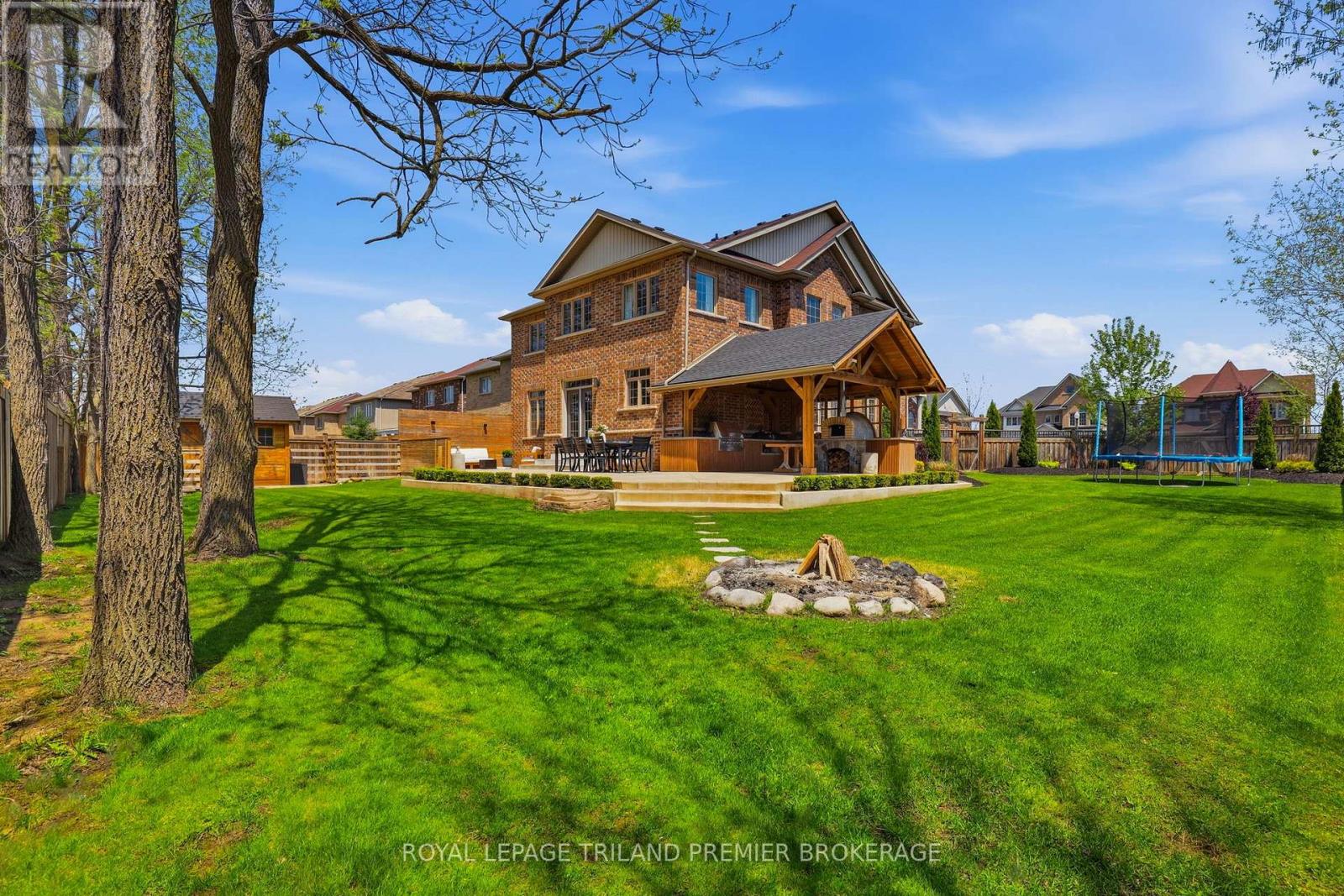 201 Dorchester Court, Woodstock, Ontario  N4S 7W2 - Photo 6 - X13157774