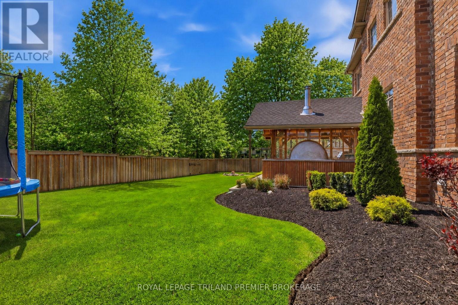 201 Dorchester Court, Woodstock, Ontario  N4S 7W2 - Photo 9 - X13157774