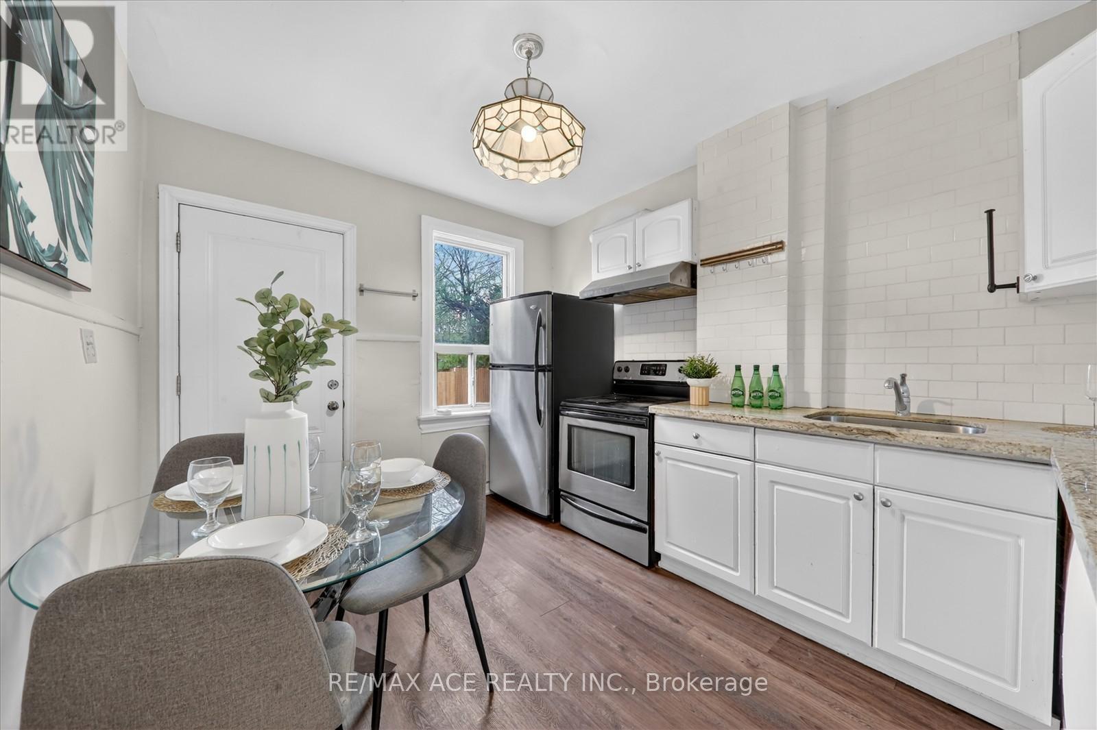 183 Glebemount Avenue, Toronto, Ontario M4C 3S9 - Photo 12 - E13151552