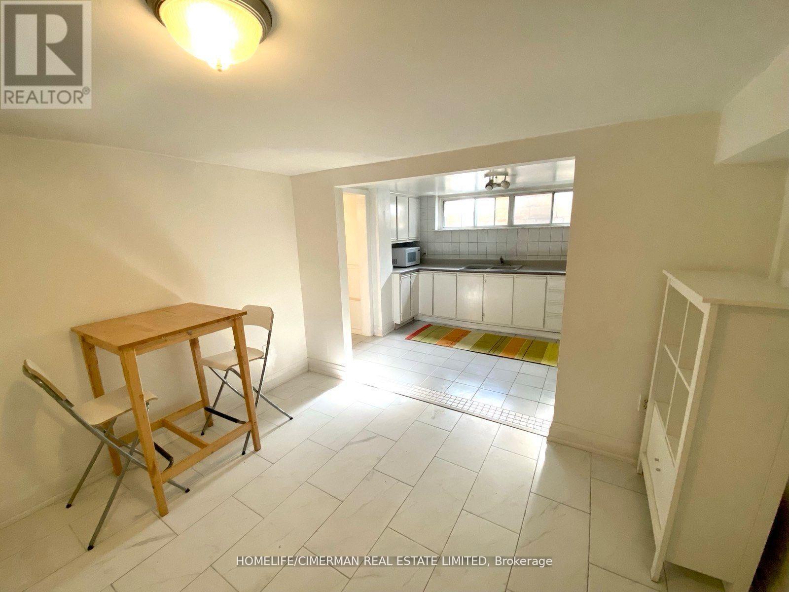3 Benton Street, Brampton, Ontario  L6W 3B8 - Photo 10 - W12878406