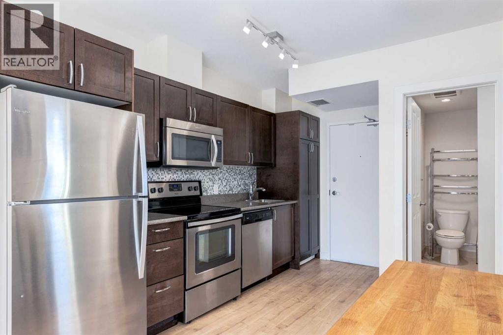 1001, 10 Brentwood Common NW, Calgary, Alberta  T2L 2L6 - Photo 7 - A2313424