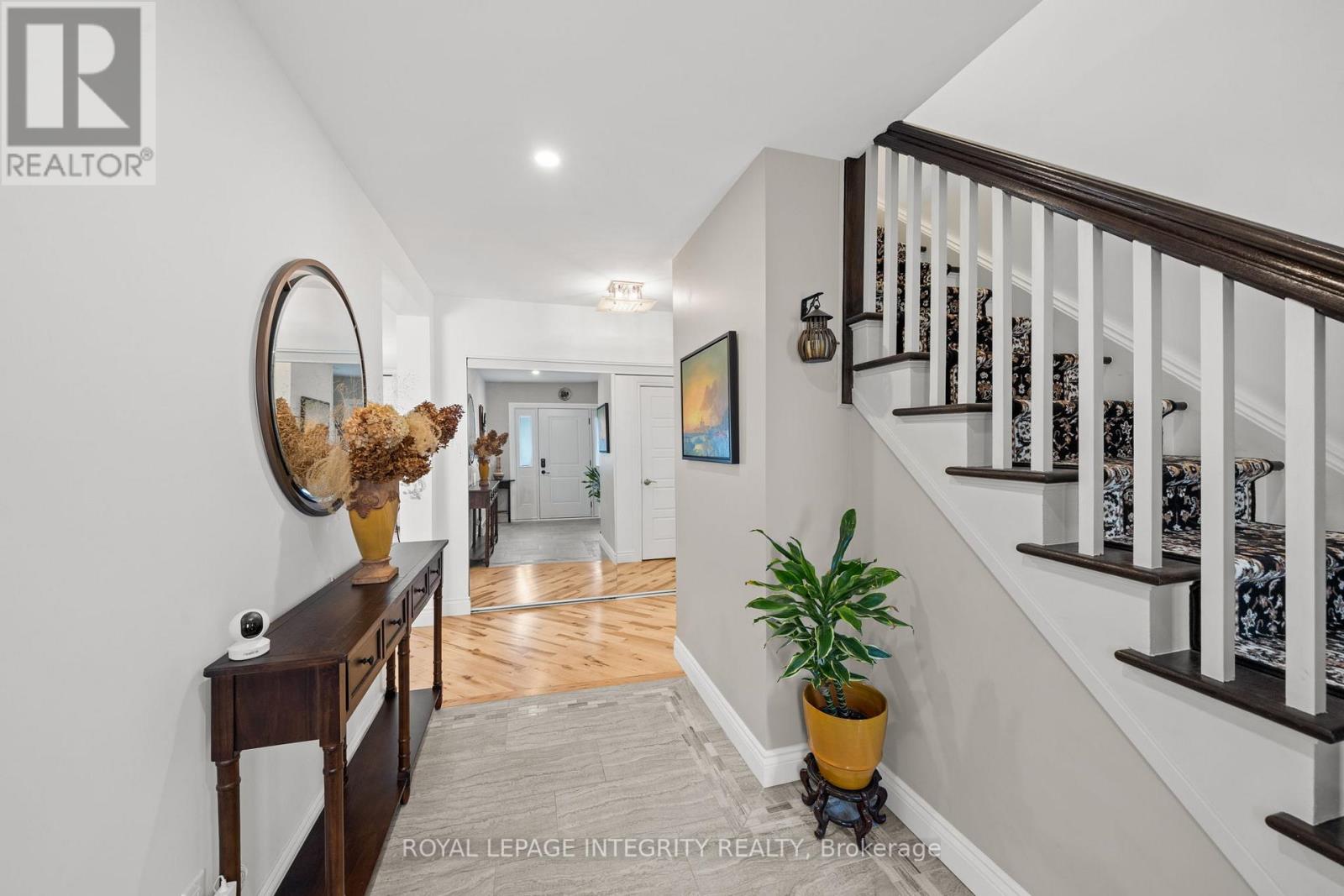 45 Goulburn Avenue, Ottawa, Ontario  K1N 8C7 - Photo 2 - X13157868