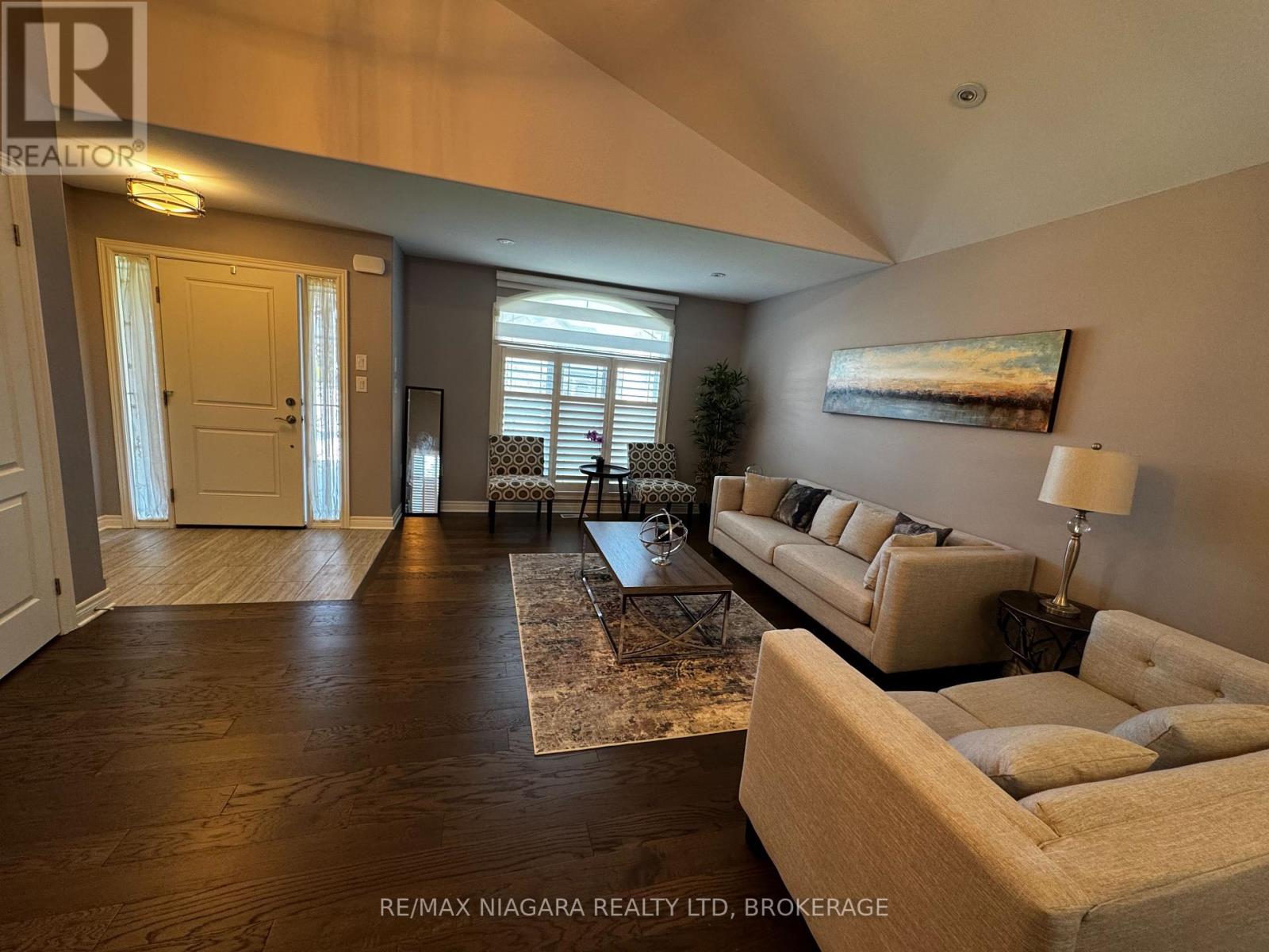 6352 Sam Lorfida Drive, Niagara Falls, Ontario  L2G 5Z3 - Photo 2 - X13157724
