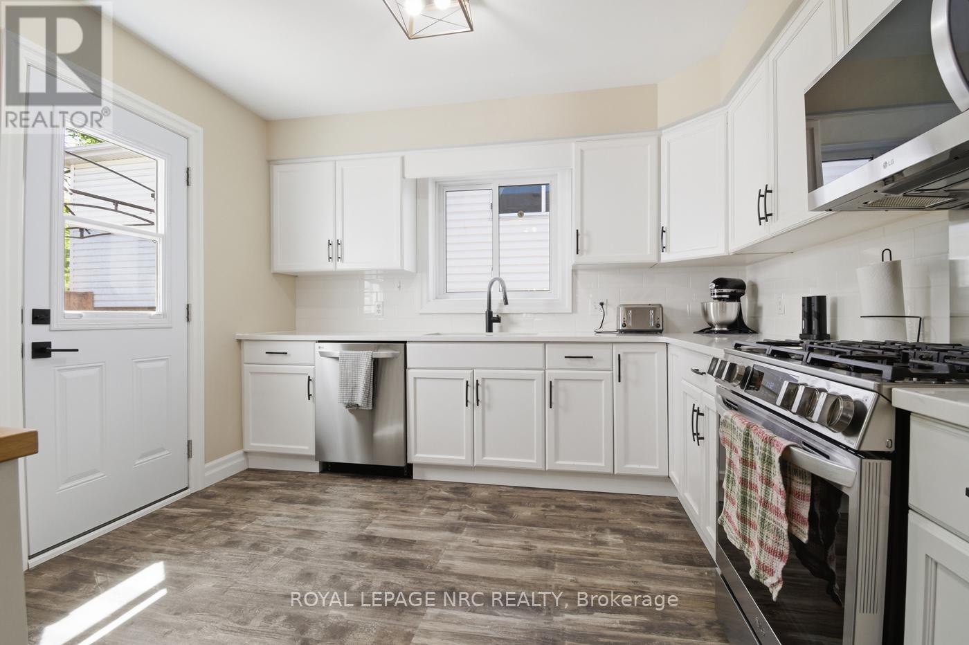 5622 Magnolia Drive, Niagara Falls, Ontario  L2H 3J4 - Photo 21 - X13157732