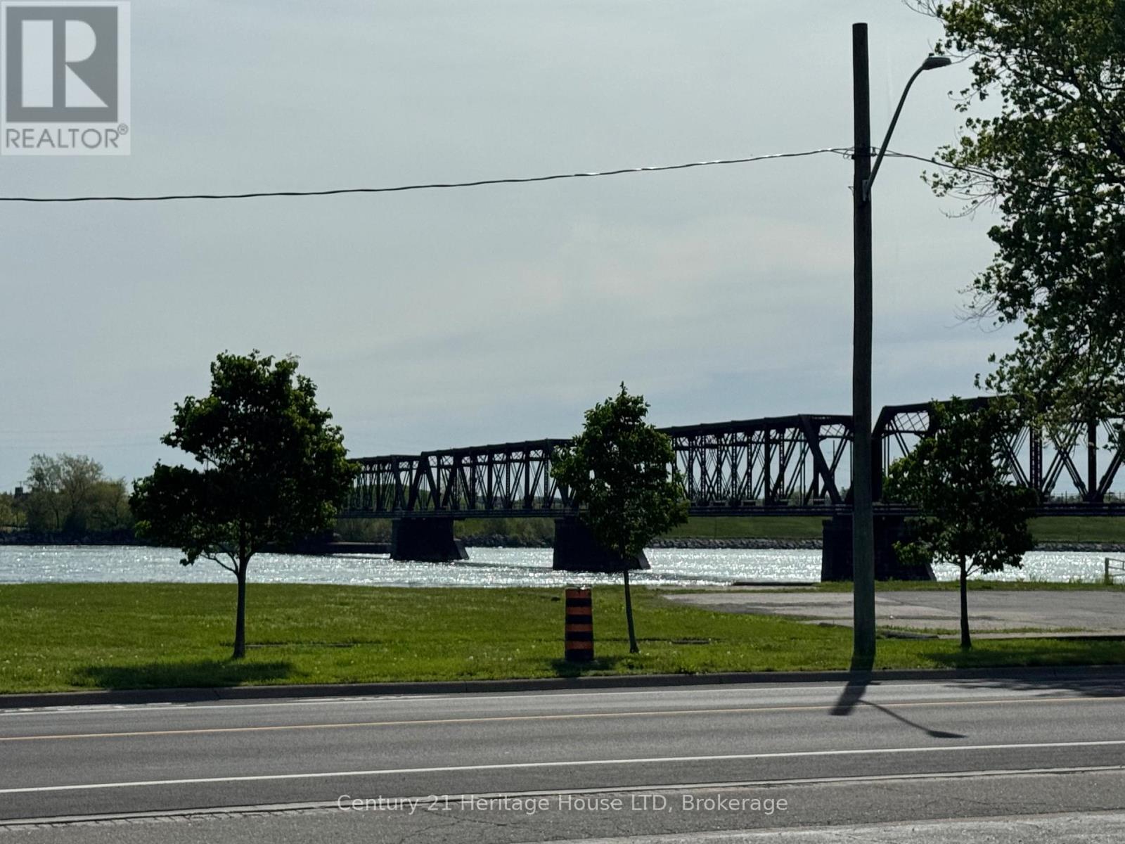 9 - 591 NIAGARA BOULEVARD