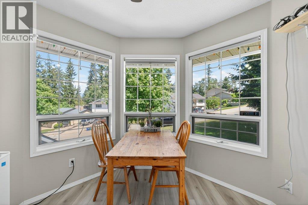 1641 17 Street SE, Salmon Arm, British Columbia  V1E 2M6 - Photo 3 - 10387986