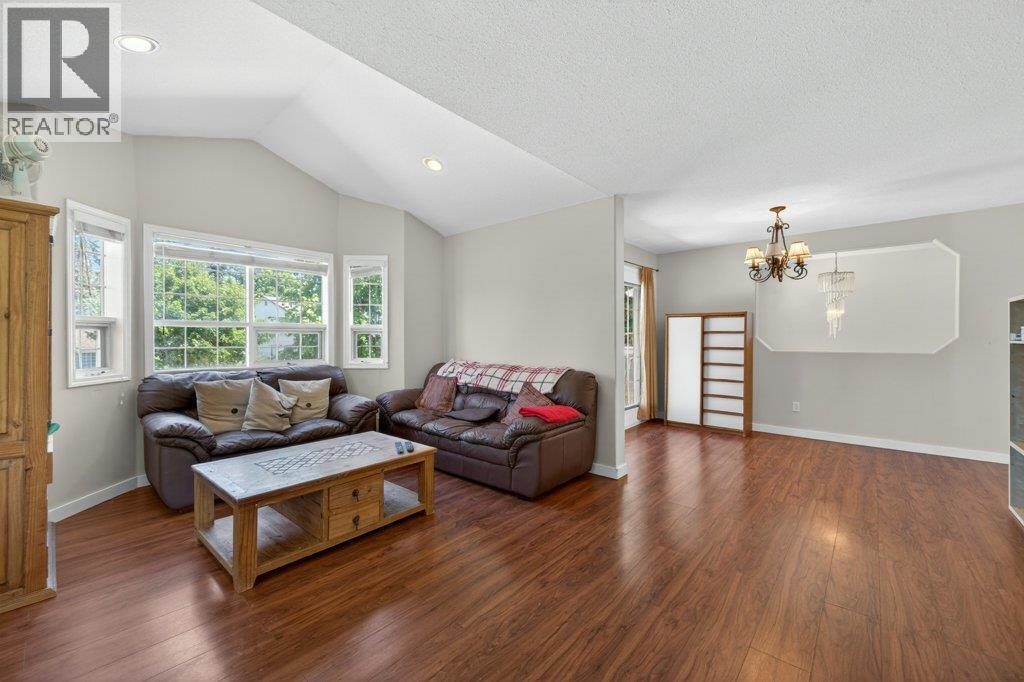 1641 17 Street SE, Salmon Arm, British Columbia  V1E 2M6 - Photo 21 - 10387986