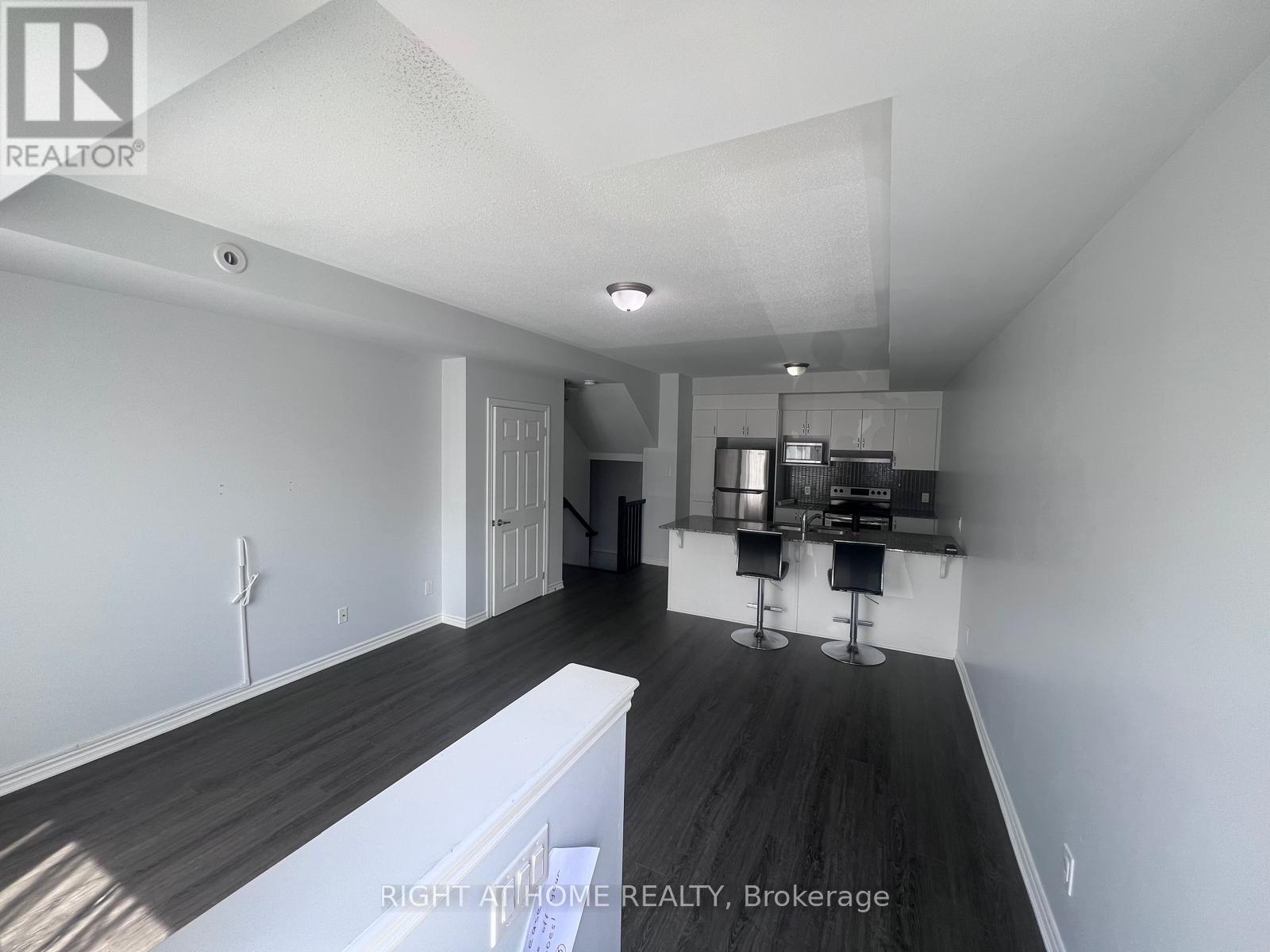 555 Takamose Pvt, Ottawa, Ontario K1K 5A5 - Photo 3 - X13128660