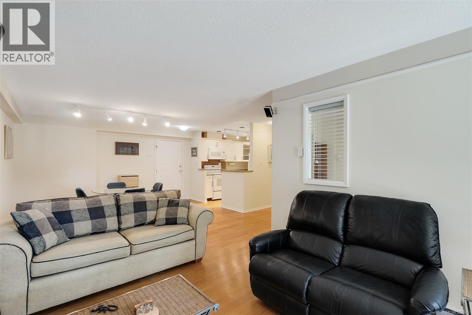 103 4030 Quadra St, Saanich, British Columbia  V8X 1K2 - Photo 16 - 1037613