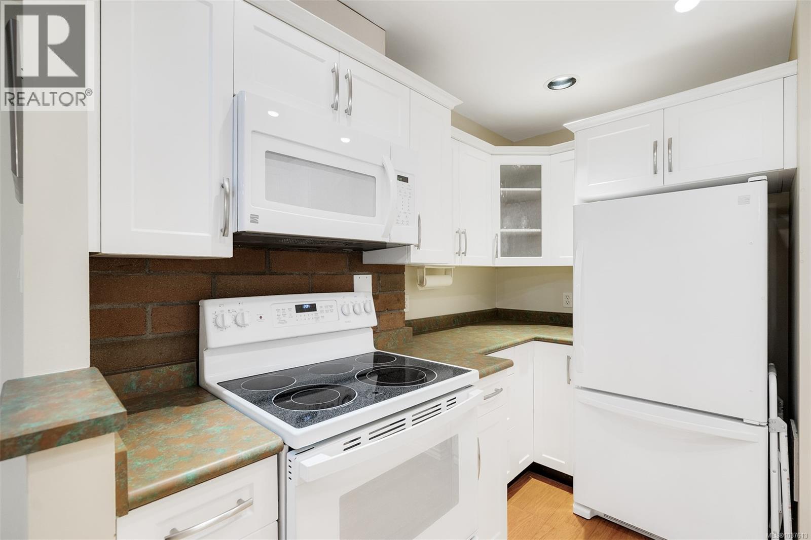103 4030 Quadra St, Saanich, British Columbia  V8X 1K2 - Photo 22 - 1037613