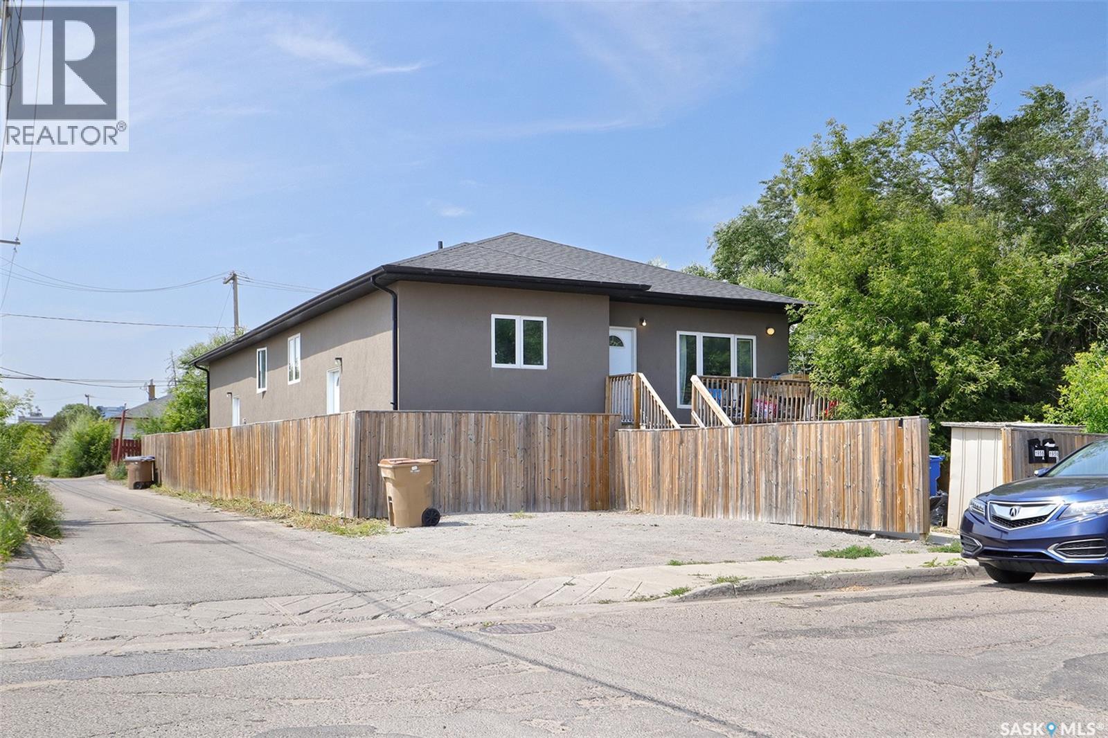 1956 A&b Edgar Street, Regina, Saskatchewan  S4N 3K3 - Photo 3 - SK036698