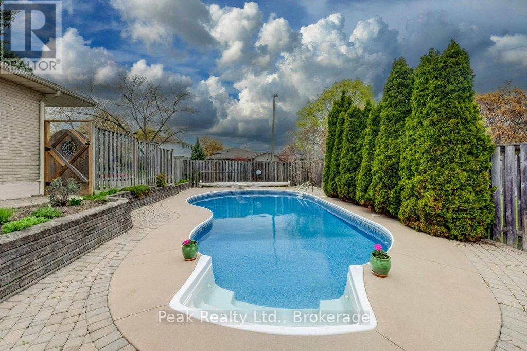 2235 Waycross Crescent, Mississauga, Ontario  L5K 1J5 - Photo 43 - W13157704