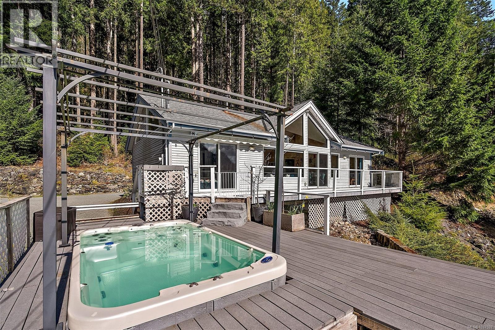 9709 Youbou Rd, Youbou, British Columbia  V0R 3E1 - Photo 16 - 1037597
