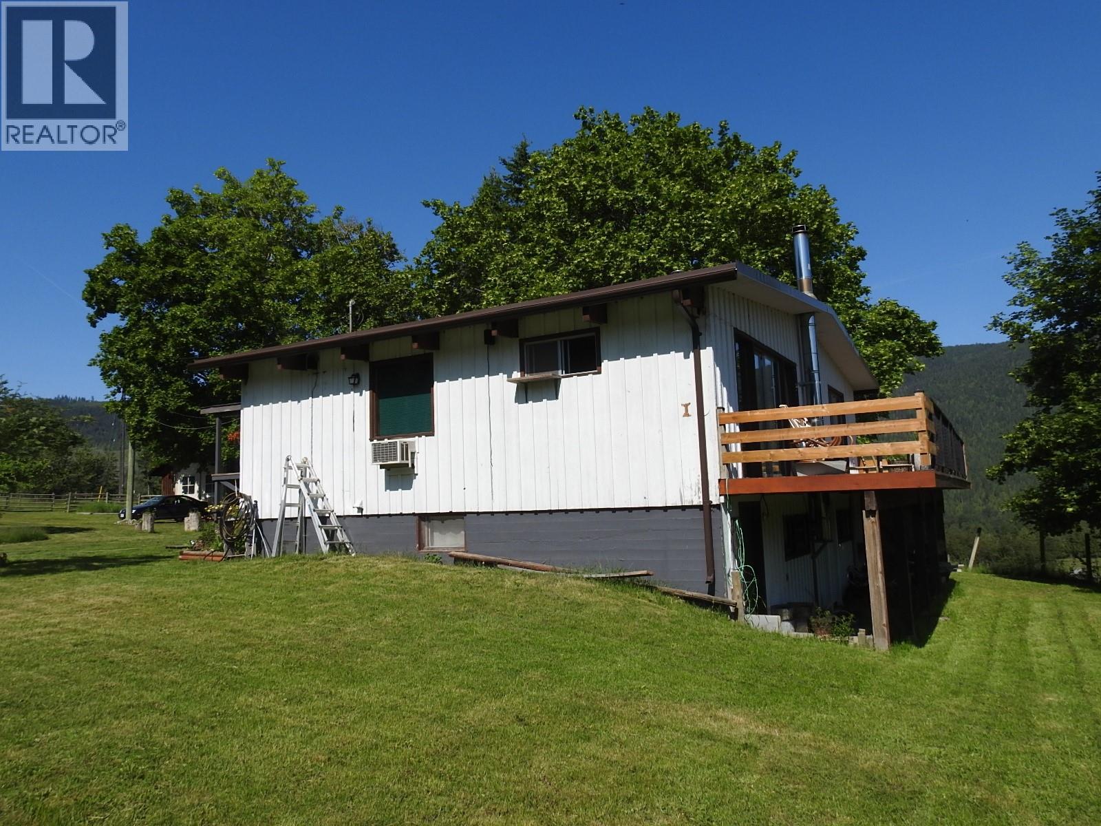 43 Sigalet Road, Lumby, British Columbia  V0E 2G6 - Photo 4 - 10376662