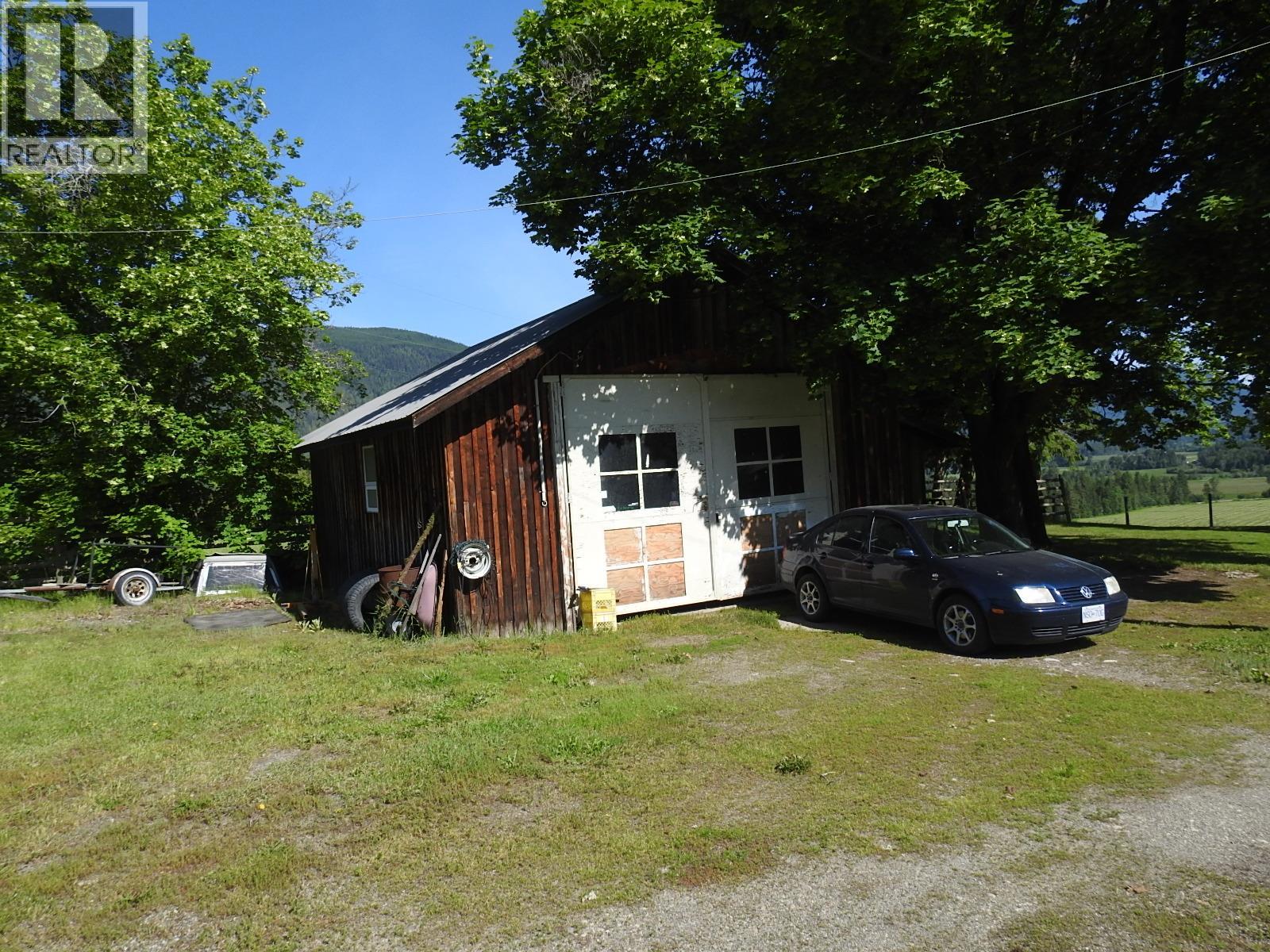 43 Sigalet Road, Lumby, British Columbia  V0E 2G6 - Photo 14 - 10376662
