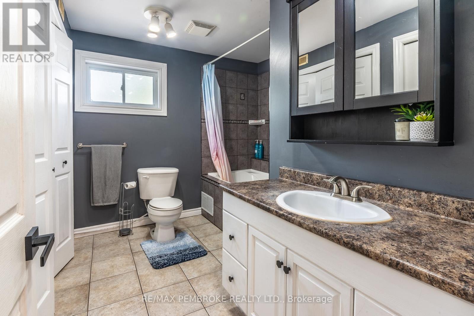 42 Selkirk Street, Petawawa, Ontario  K8H 1P2 - Photo 21 - X13157928