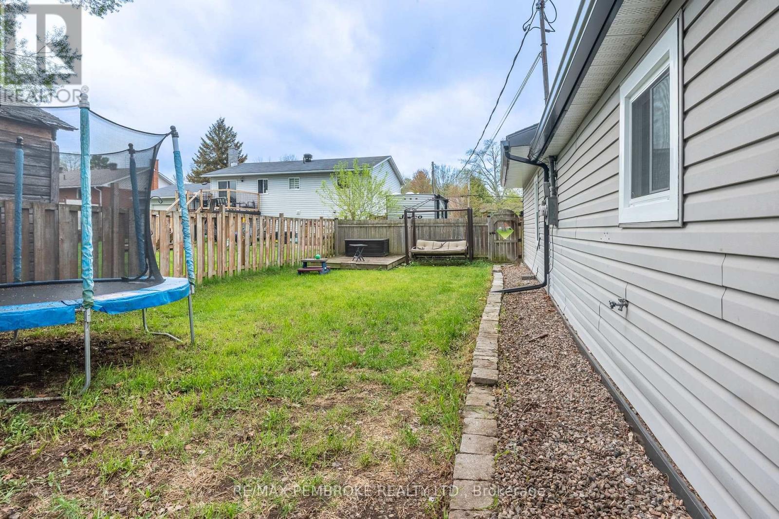 42 Selkirk Street, Petawawa, Ontario  K8H 1P2 - Photo 27 - X13157928