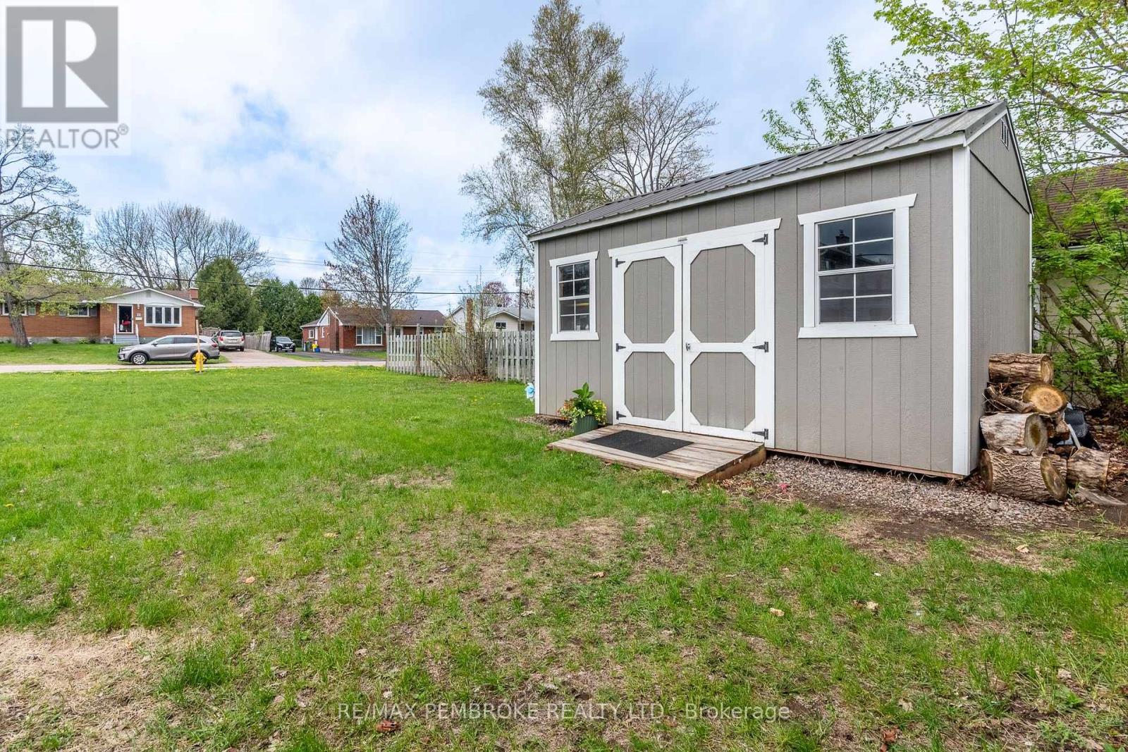 42 Selkirk Street, Petawawa, Ontario  K8H 1P2 - Photo 6 - X13157928