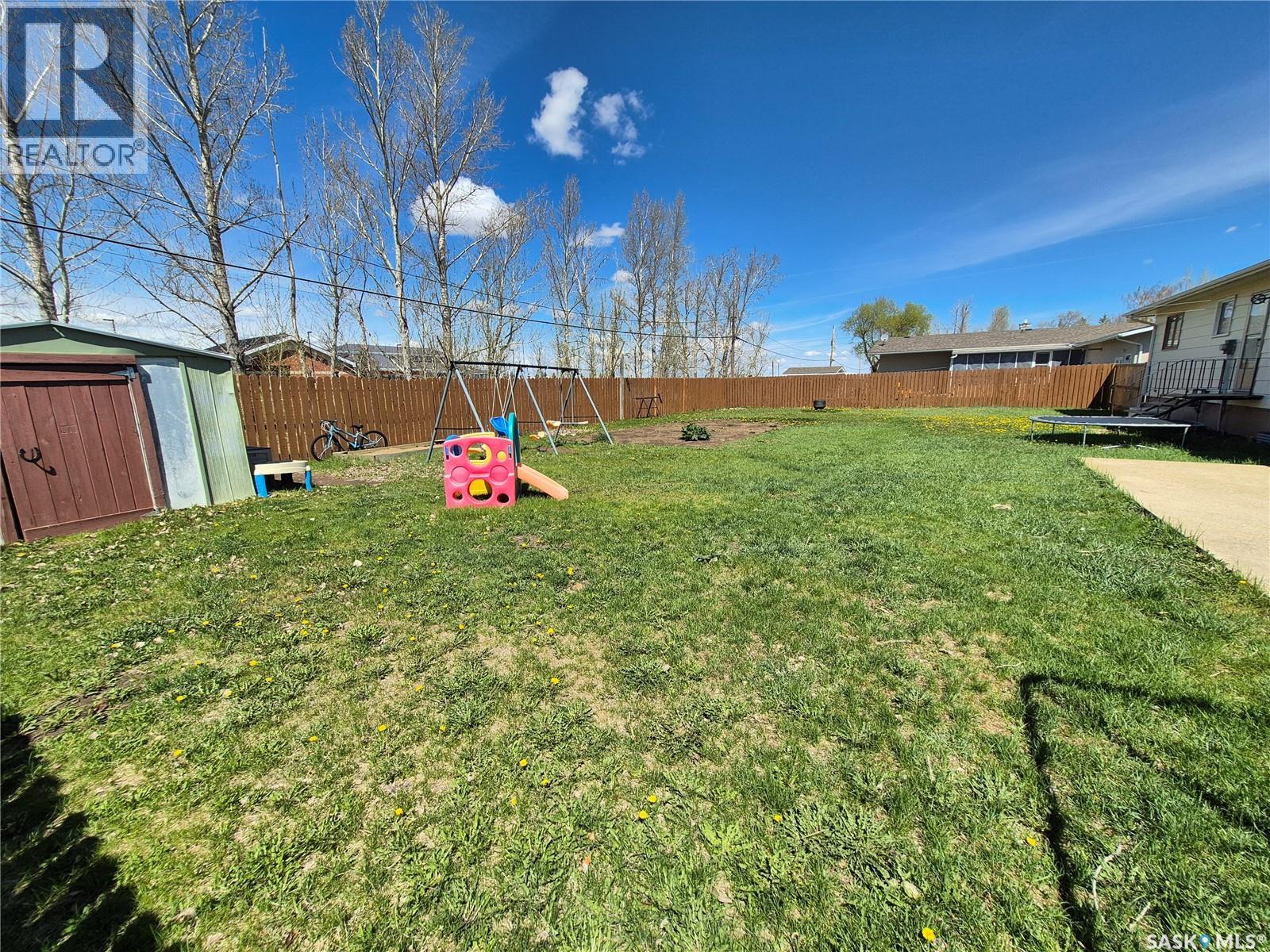 10 Yandeau Crescent, Radville, Saskatchewan  S0C 2G0 - Photo 45 - SK036662
