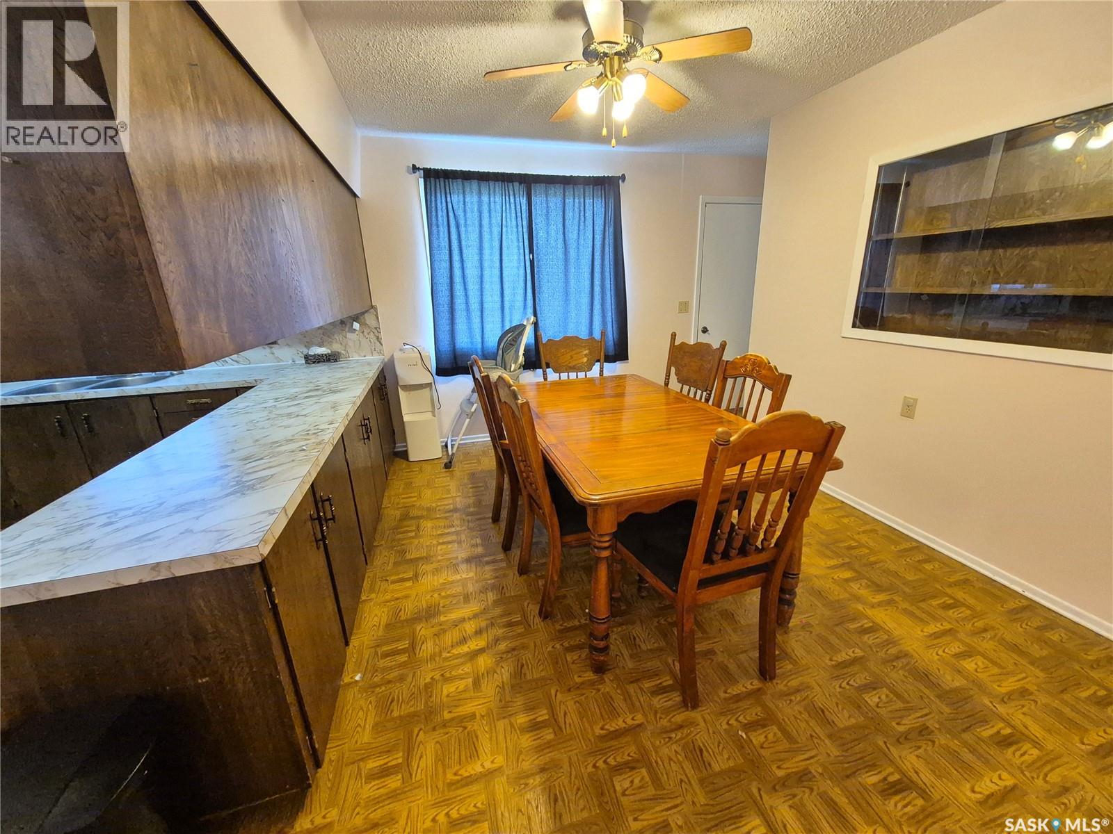 10 Yandeau Crescent, Radville, Saskatchewan  S0C 2G0 - Photo 5 - SK036662
