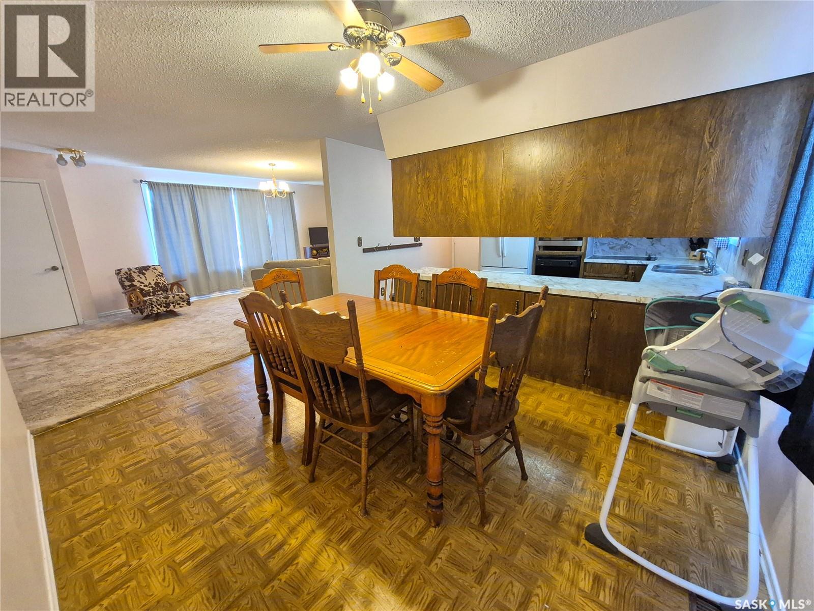 10 Yandeau Crescent, Radville, Saskatchewan  S0C 2G0 - Photo 7 - SK036662