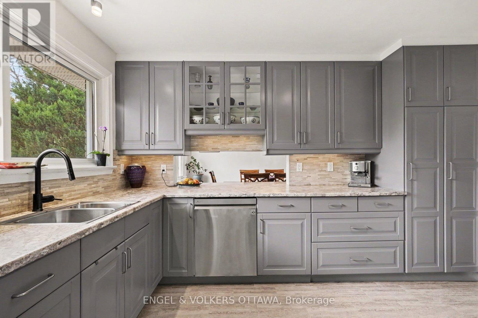 1113 Field Street, Ottawa, Ontario  K2C 2P6 - Photo 13 - X13155138