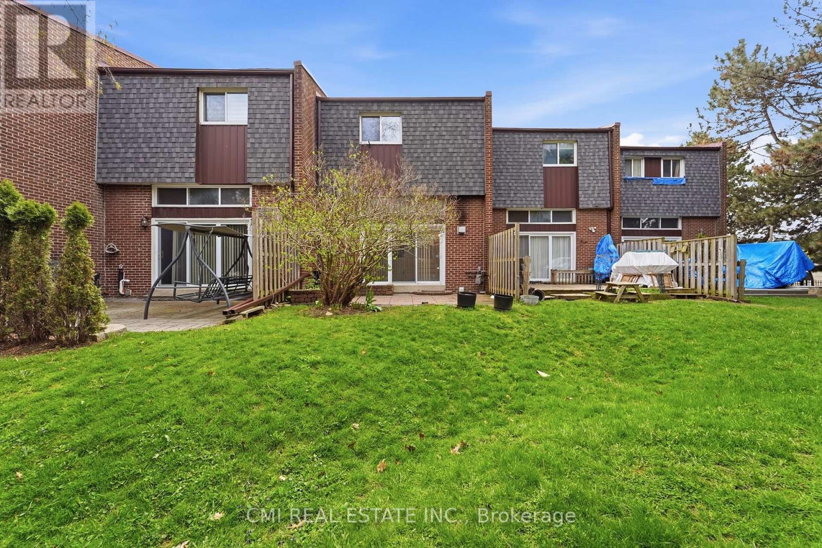 6 Windy Golfway Way, Toronto, Ontario M3C 3A7 - Photo 4 - C13157742