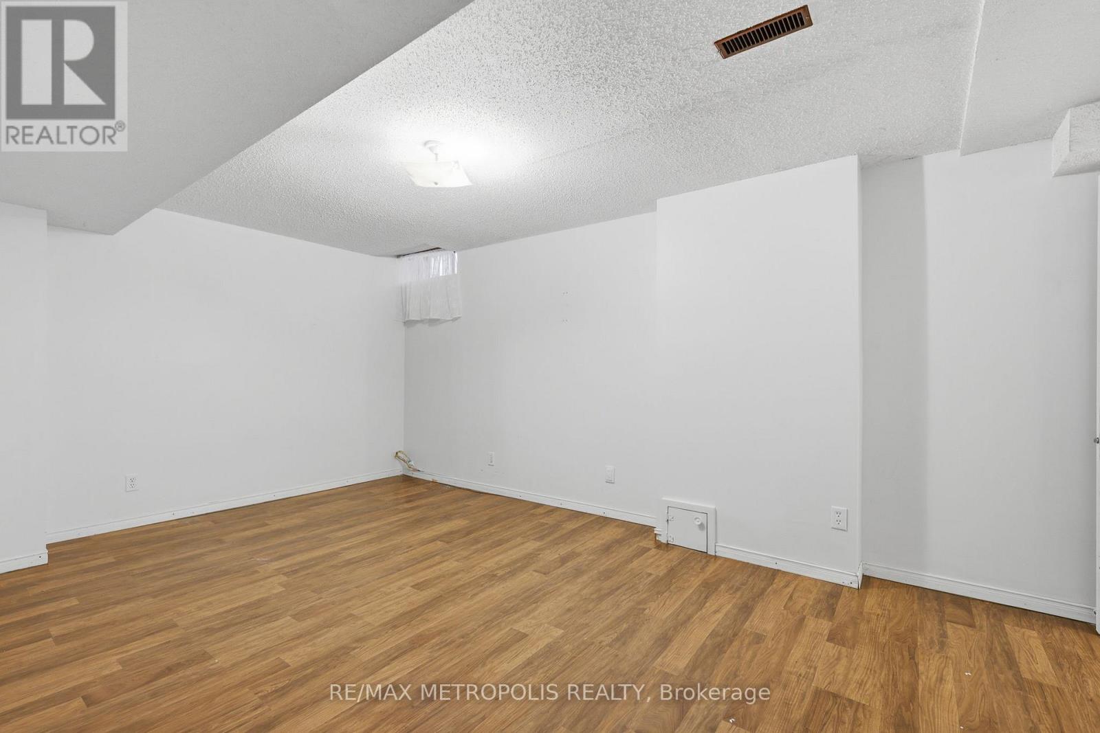 Bsmt - 584 Strouds Lane, Pickering, Ontario  L1V 4S6 - Photo 14 - E13157908