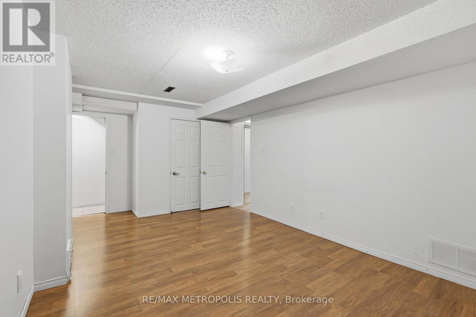 Bsmt - 584 Strouds Lane, Pickering, Ontario  L1V 4S6 - Photo 16 - E13157908