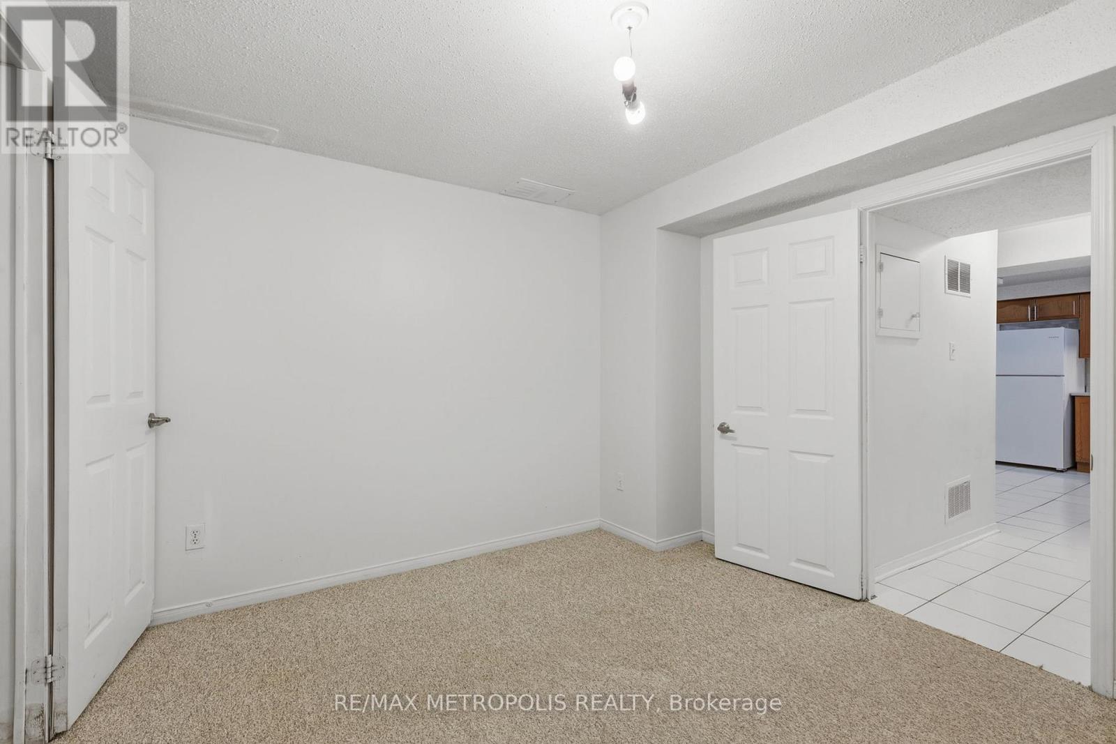 Bsmt - 584 Strouds Lane, Pickering, Ontario  L1V 4S6 - Photo 19 - E13157908