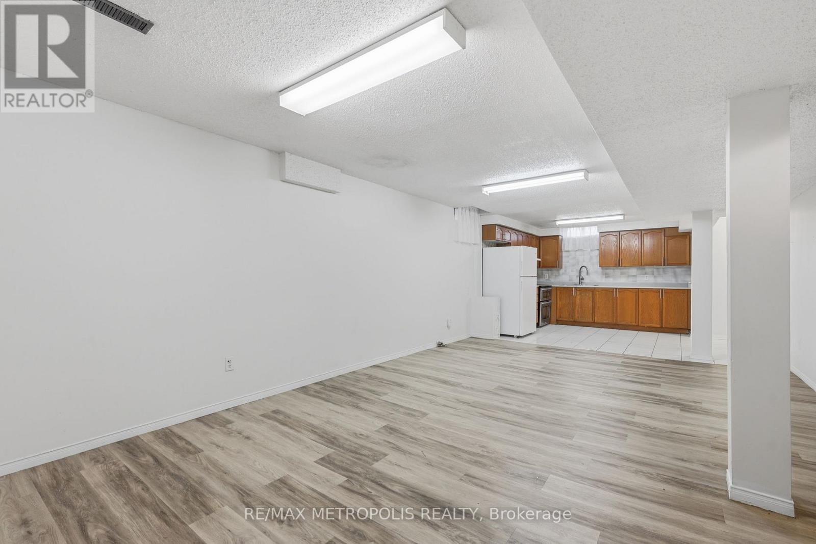 Bsmt - 584 Strouds Lane, Pickering, Ontario  L1V 4S6 - Photo 2 - E13157908