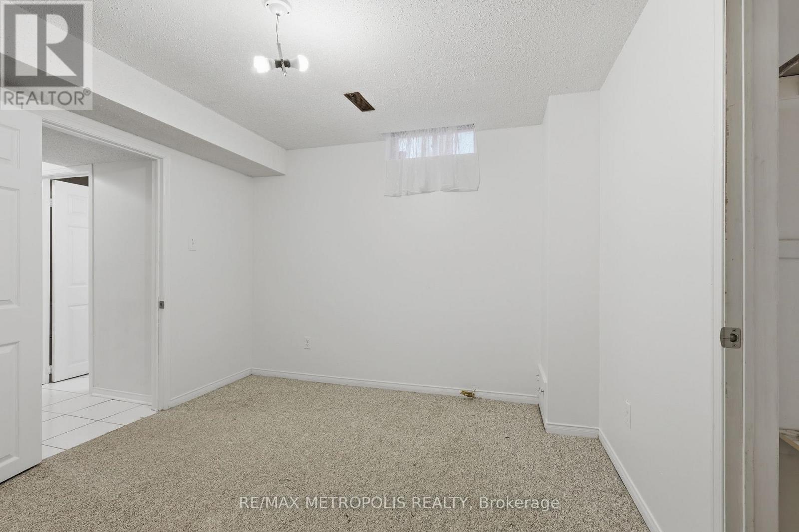 Bsmt - 584 Strouds Lane, Pickering, Ontario  L1V 4S6 - Photo 20 - E13157908