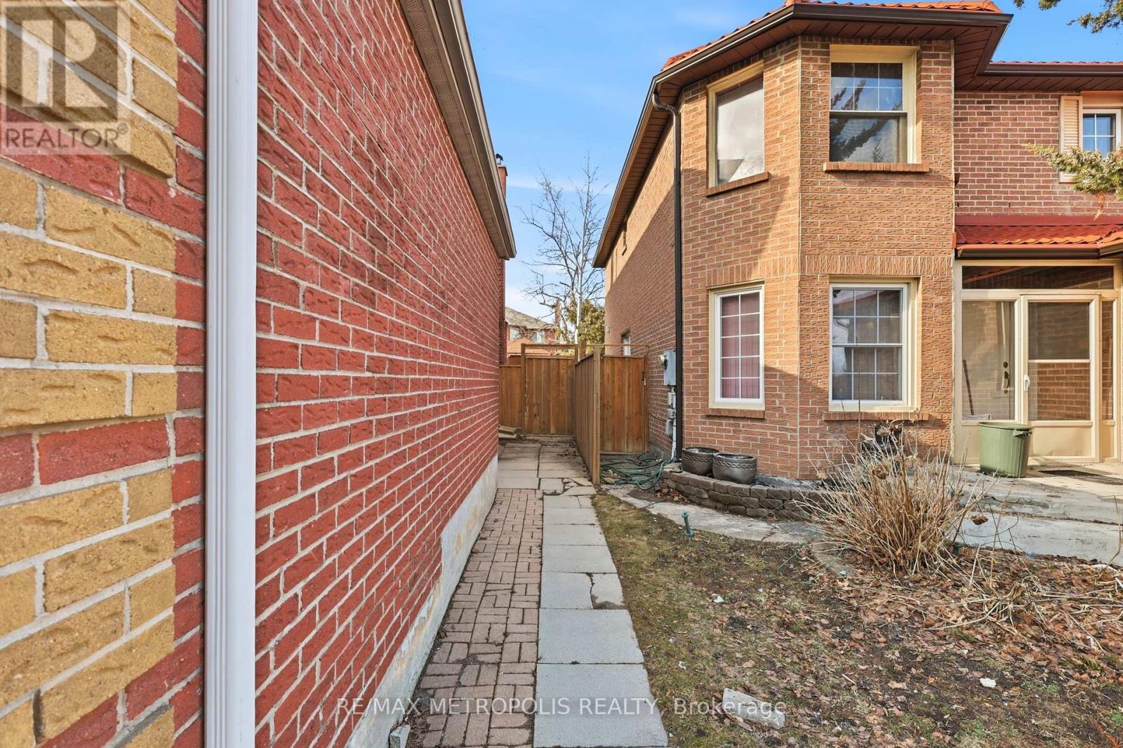 Bsmt - 584 Strouds Lane, Pickering, Ontario  L1V 4S6 - Photo 23 - E13157908