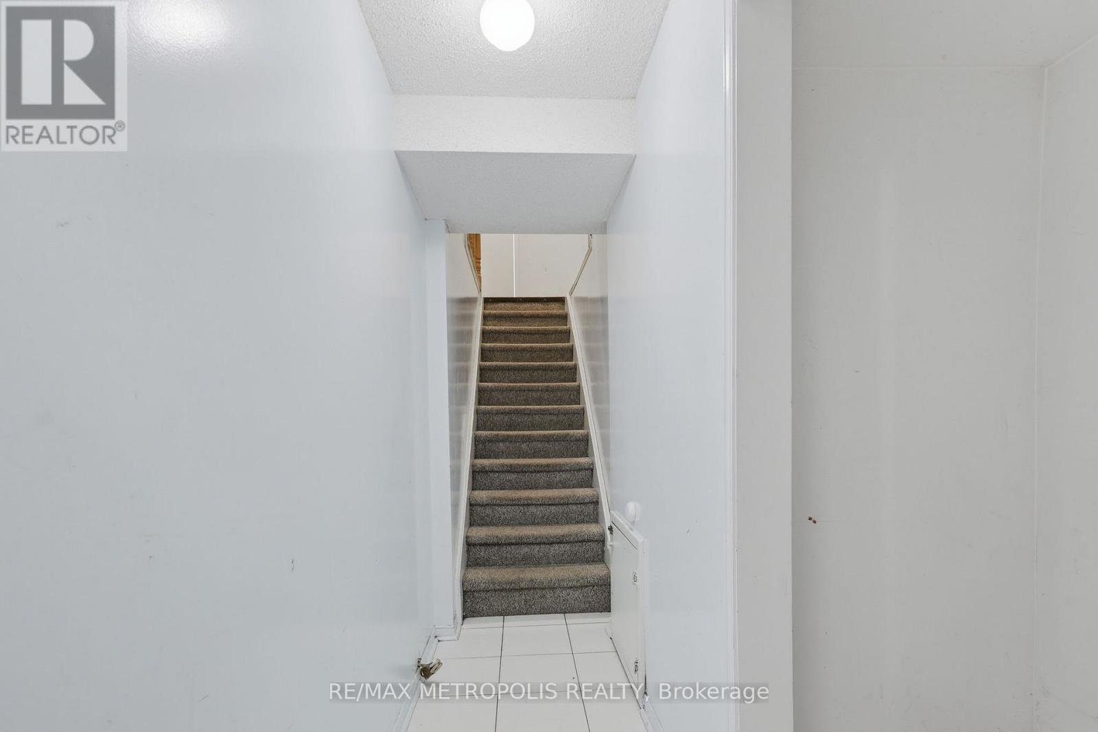 Bsmt - 584 Strouds Lane, Pickering, Ontario  L1V 4S6 - Photo 4 - E13157908