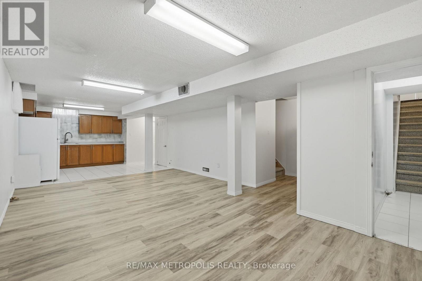 Bsmt - 584 Strouds Lane, Pickering, Ontario  L1V 4S6 - Photo 7 - E13157908